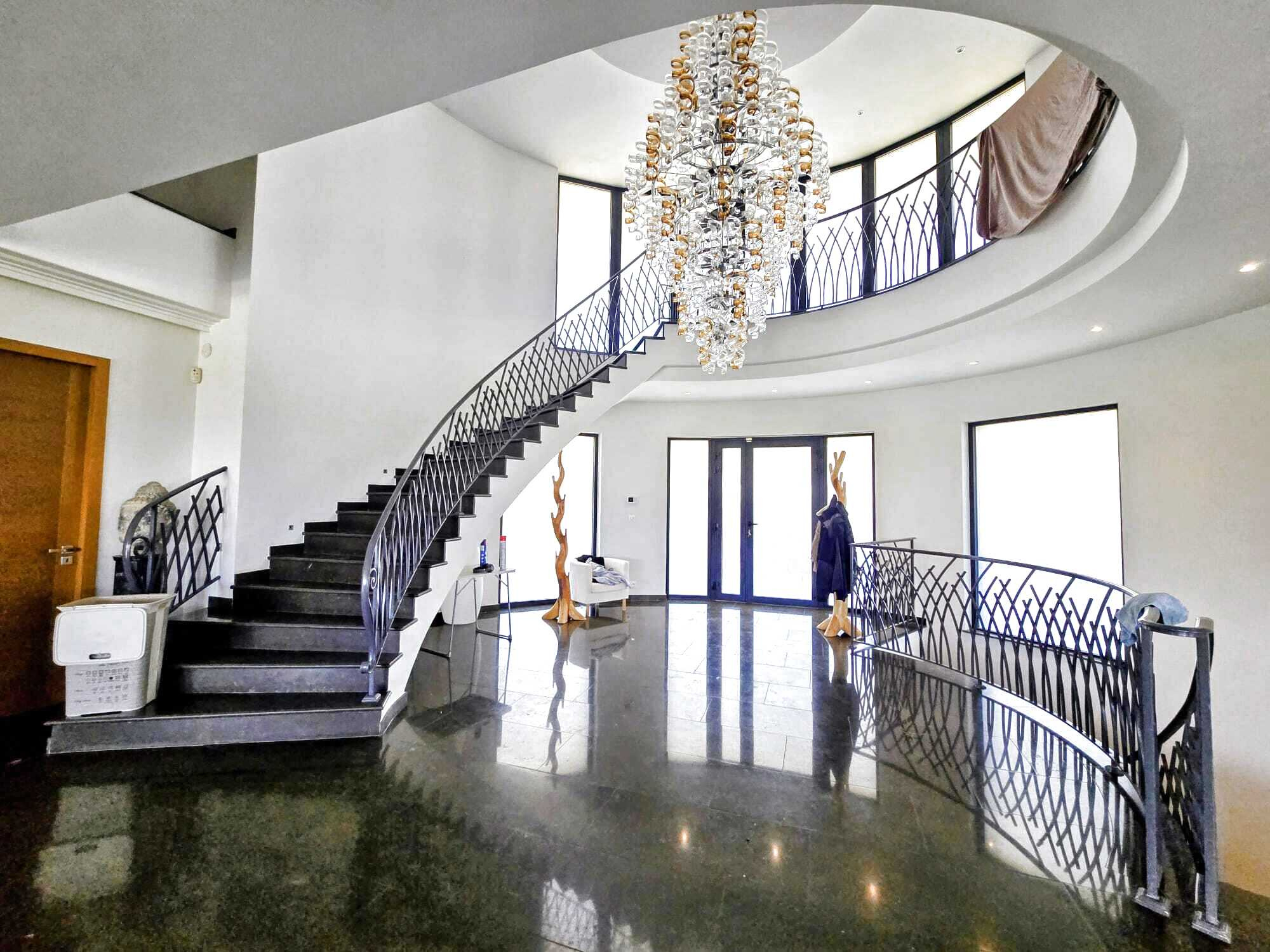 Commerce à vendre à Roquefort les pins, 596 m², 11 pièces – photo 1 sur 26
